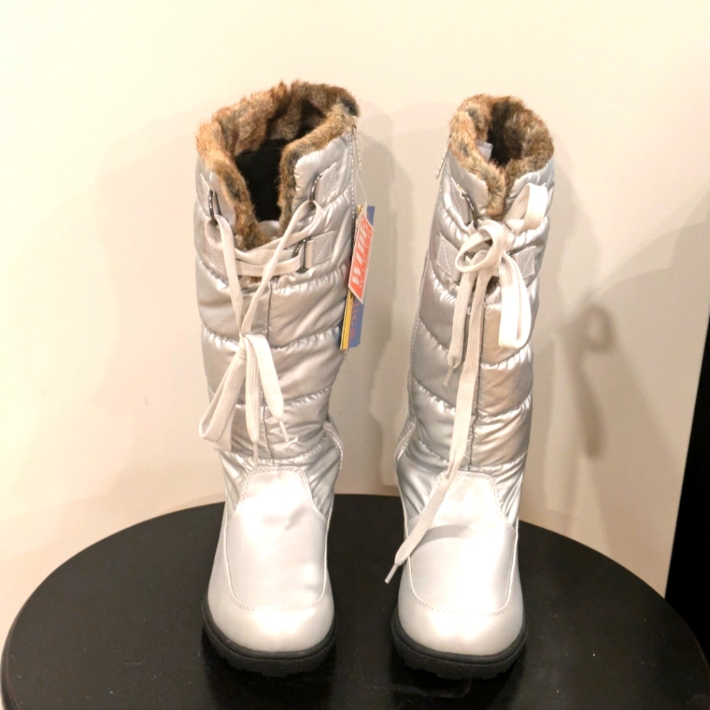 Women's Boots Size 8 Wa